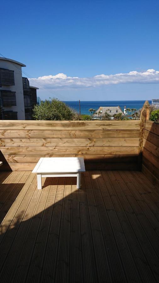 Surf Lookout - King Size En-Suite With Sea Views Newquay  Exterior photo